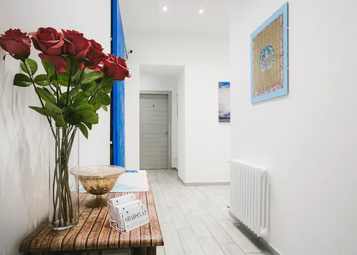 Grab a Flat in Rossetti